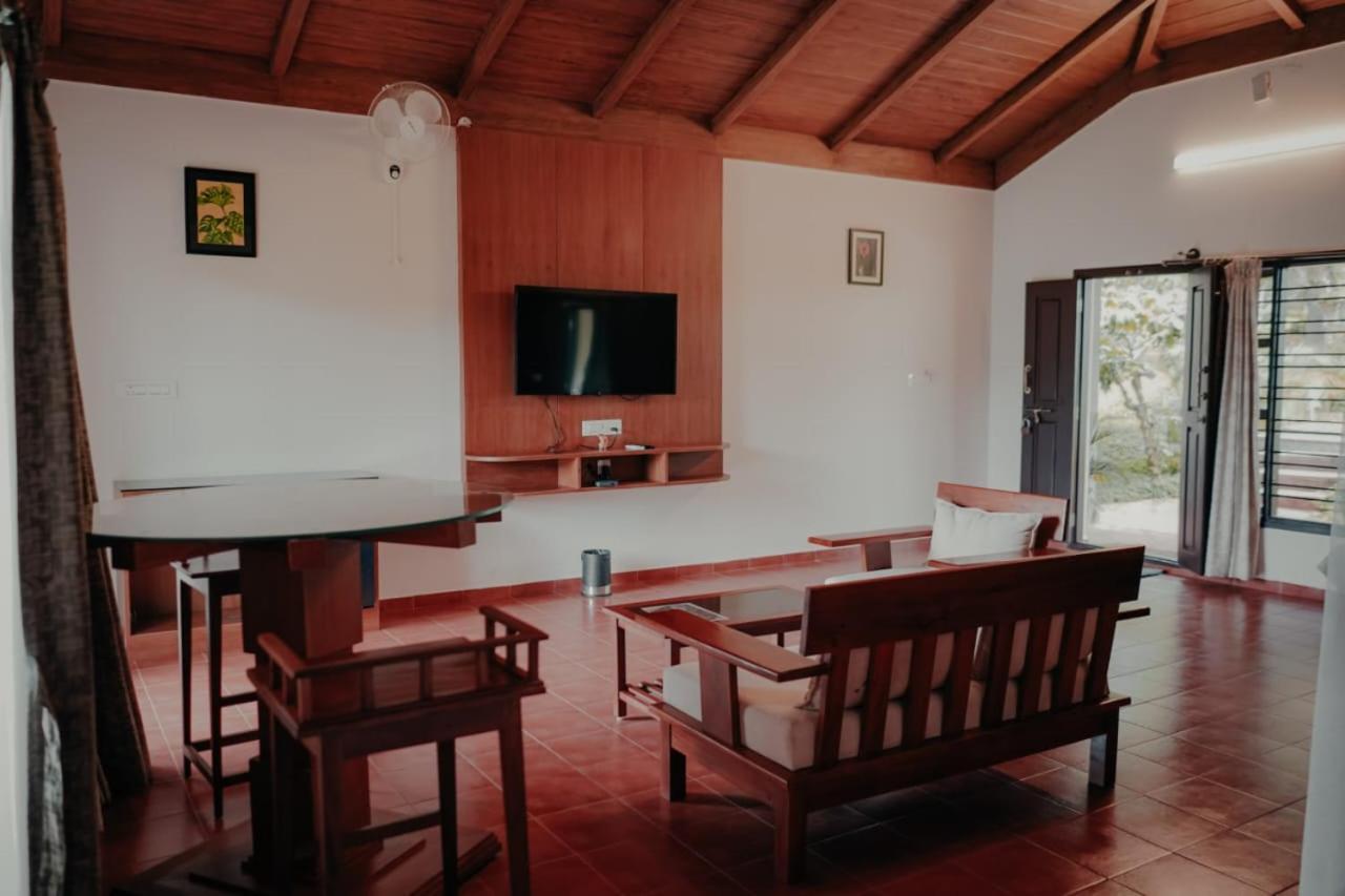 Coorggavadana Hotel Madikeri Exterior photo